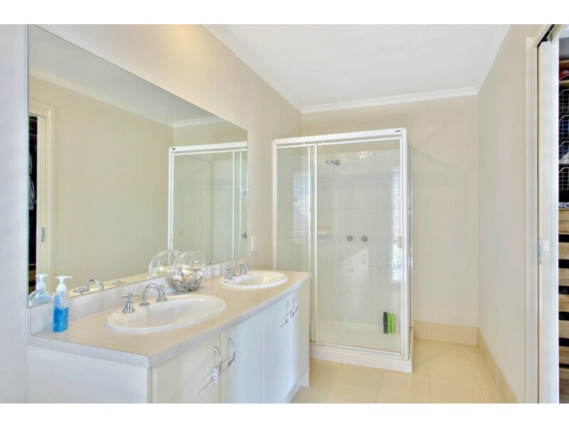 19 Glenview Rise, Berwick VIC 3806