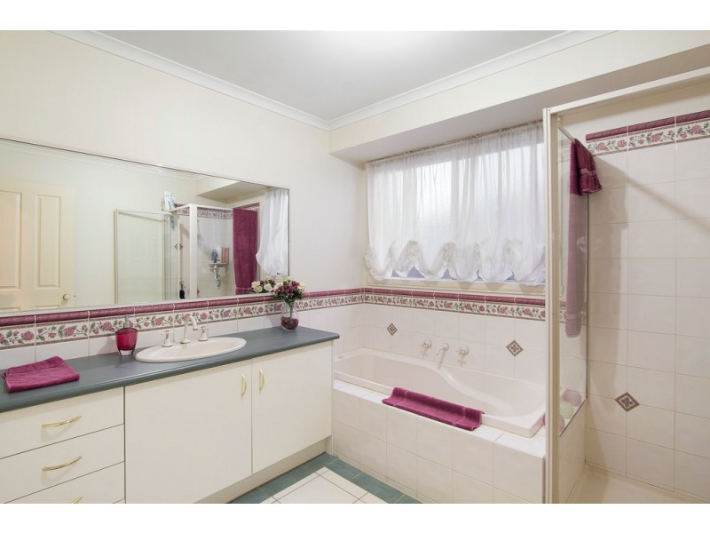 11 Padstow Court, Narre Warren South VIC 3805