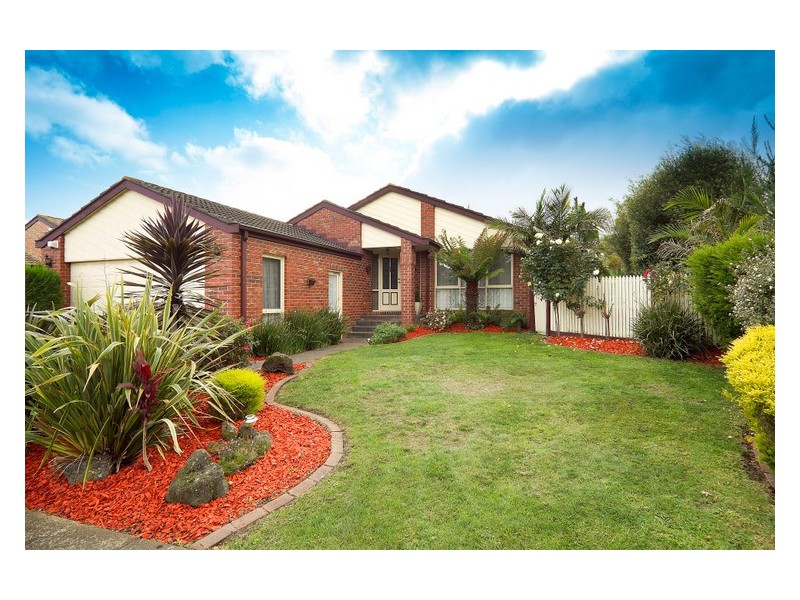 4 Roxby Court, Berwick VIC 3806
