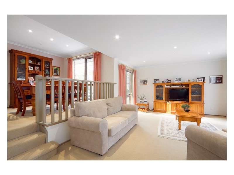 4 Roxby Court, Berwick VIC 3806