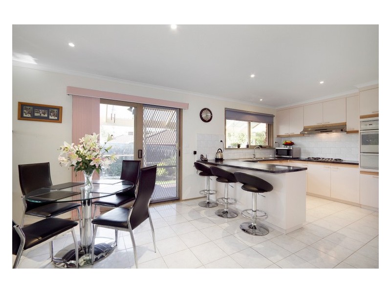 4 Roxby Court, Berwick VIC 3806