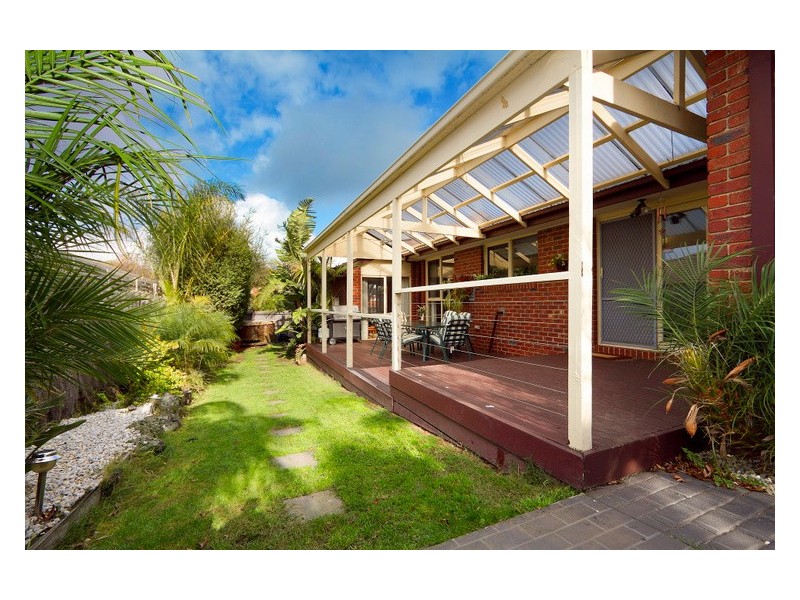 4 Roxby Court, Berwick VIC 3806