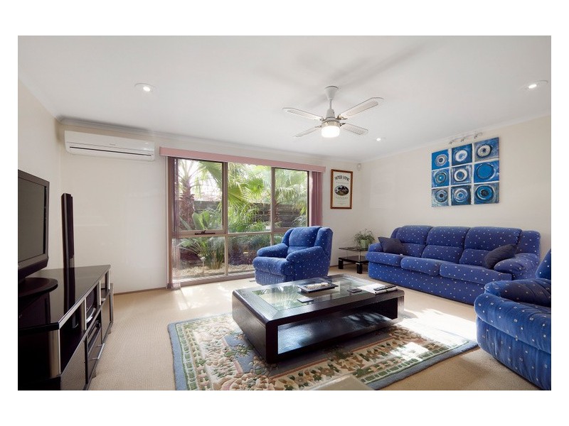 4 Roxby Court, Berwick VIC 3806