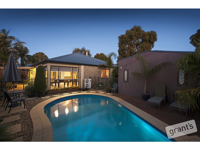 13 Ganaway Drive, Berwick VIC 3806