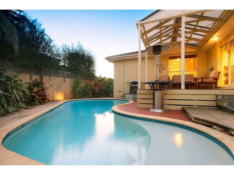 18 Lorikeet Drive, Berwick VIC 3806