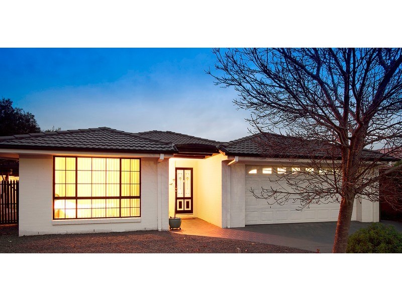 6 Retreat Circuit, Beaconsfield VIC 3807