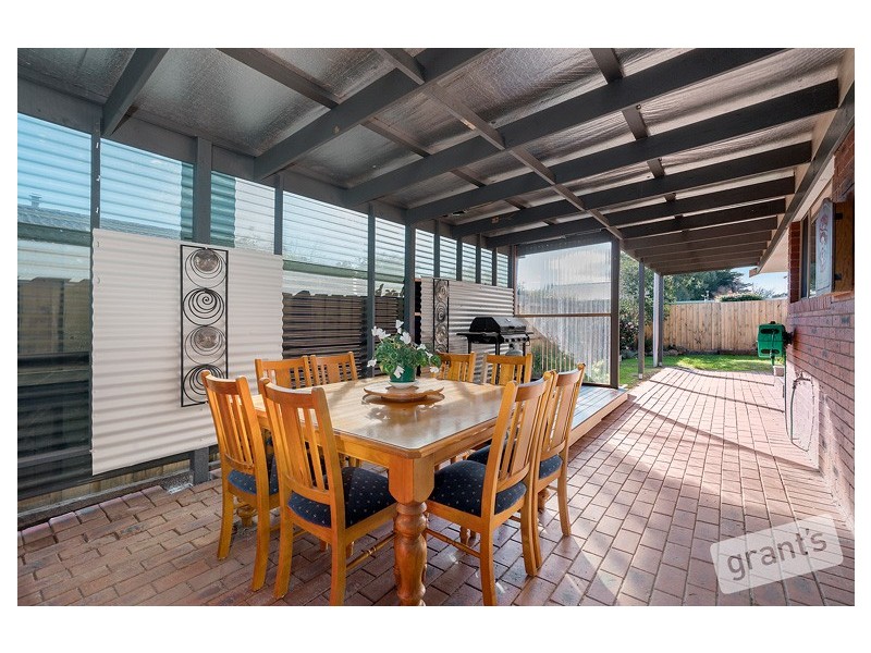 3 Neilian Retreat, Berwick VIC 3806