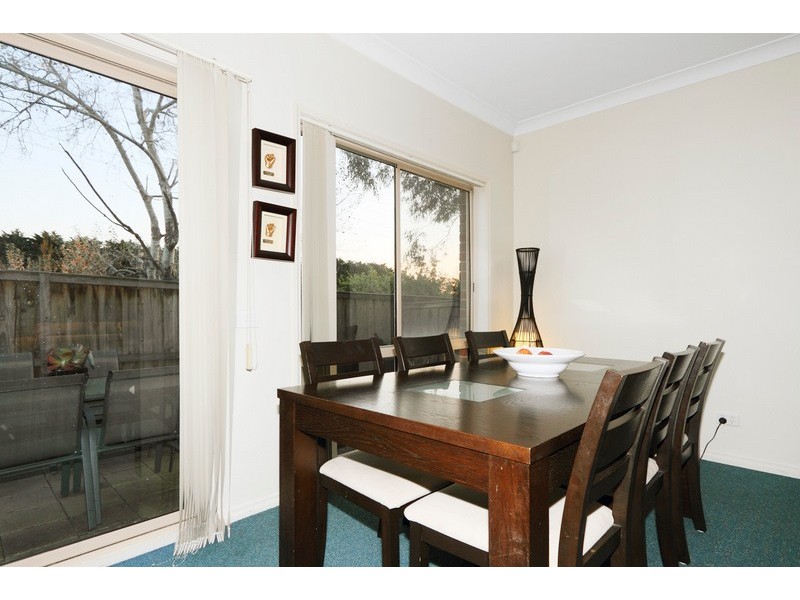 23/12 Grant Close, Berwick VIC 3806