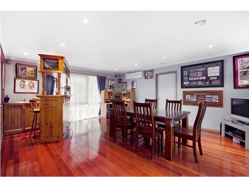 4 Jacqueline Court, Berwick VIC 3806