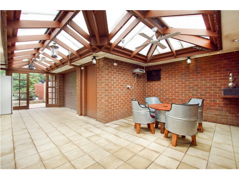 4 Jacqueline Court, Berwick VIC 3806