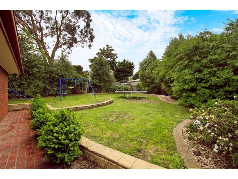 4 Jacqueline Court, Berwick VIC 3806