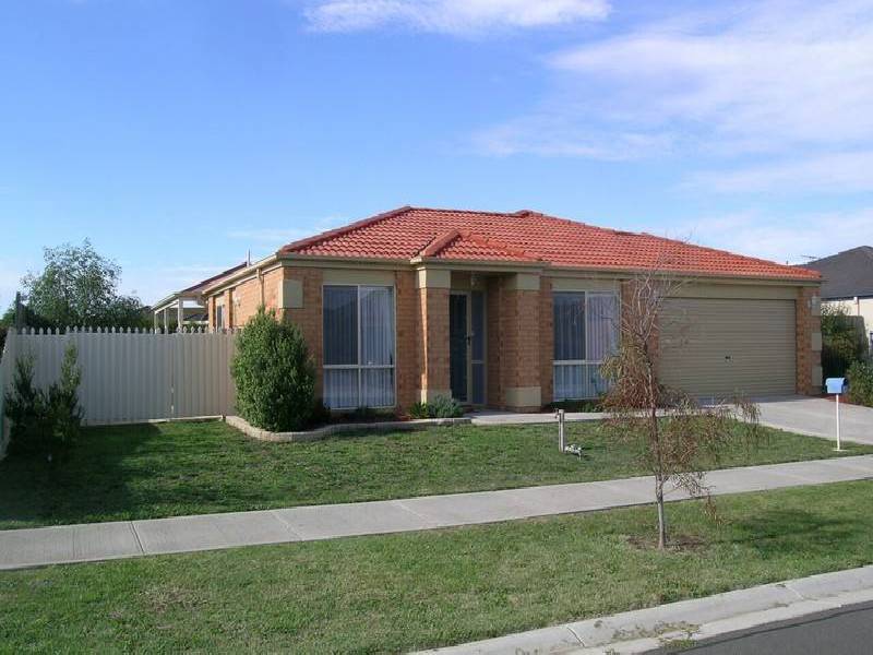 28 Grand Arch Way, Berwick VIC 3806