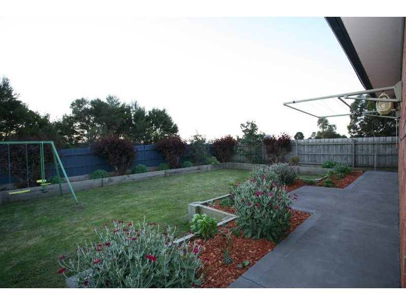 37 Bounty Way, Berwick VIC 3806