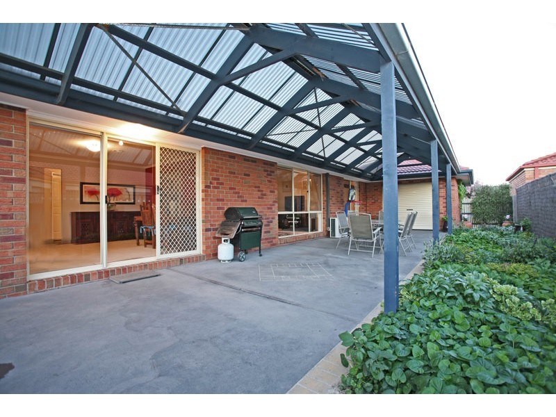 37 Bounty Way, Berwick VIC 3806