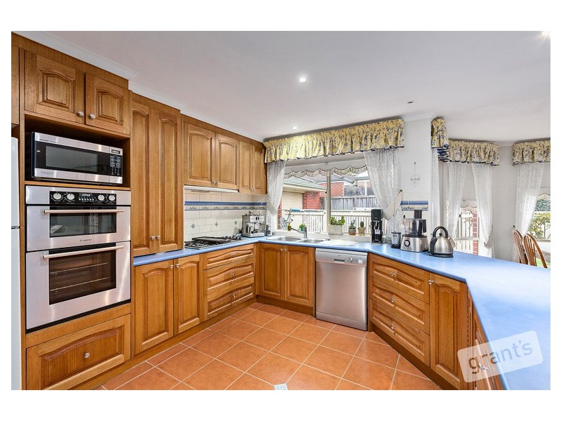 11 Warwick Court, Berwick VIC 3806