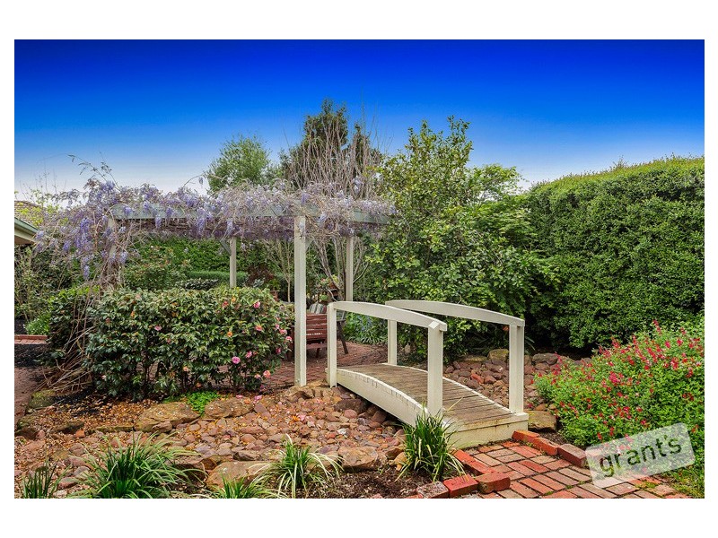 11 Warwick Court, Berwick VIC 3806
