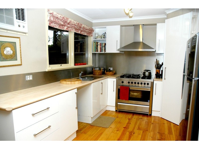 17 St Boswells Avenue, Berwick VIC 3806