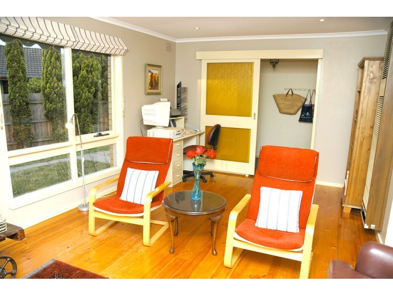 17 St Boswells Avenue, Berwick VIC 3806