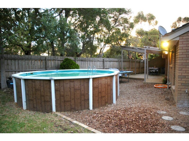 17 St Boswells Avenue, Berwick VIC 3806