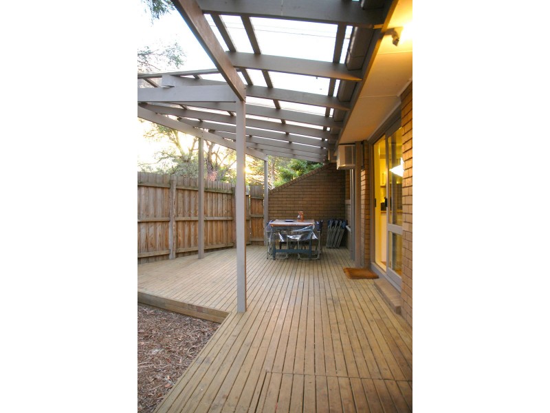 17 St Boswells Avenue, Berwick VIC 3806