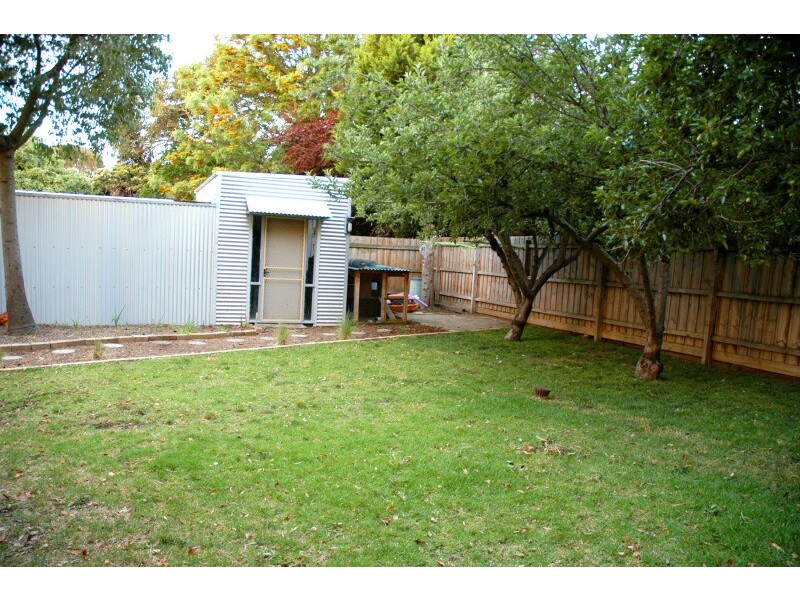 17 St Boswells Avenue, Berwick VIC 3806