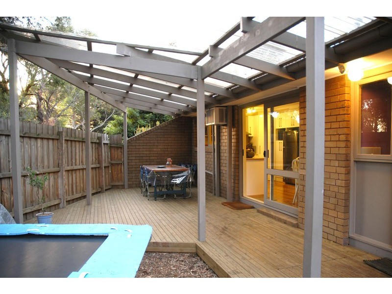17 St Boswells Avenue, Berwick VIC 3806