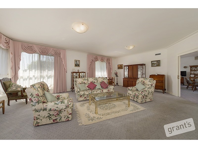 61 St Boswells Avenue, Berwick VIC 3806