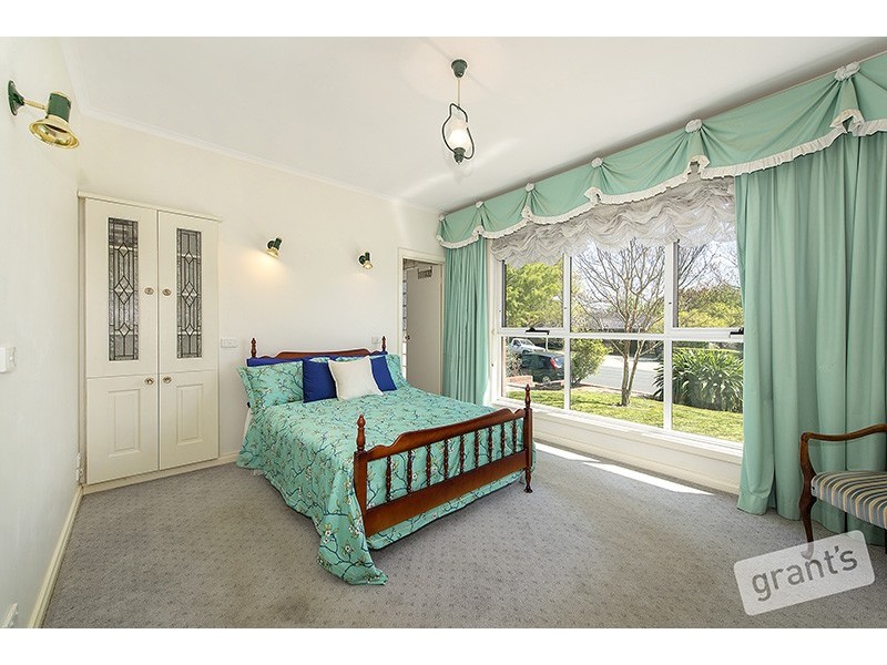 61 St Boswells Avenue, Berwick VIC 3806