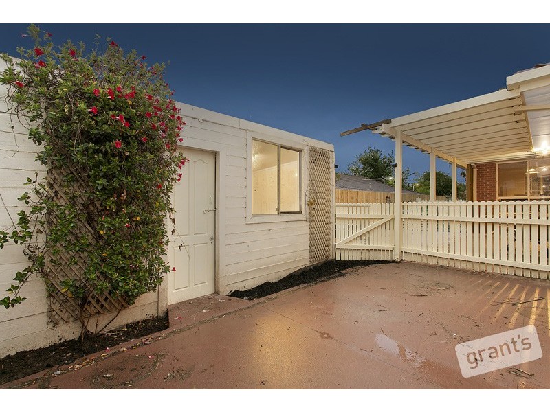 19 Hedgeley Drive, Berwick VIC 3806