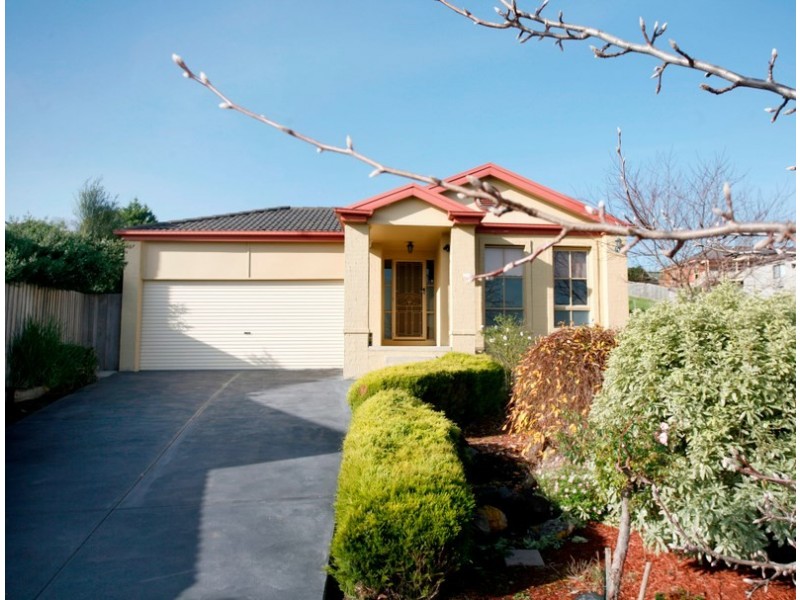12 Fairholme Boulevard, Berwick VIC 3806