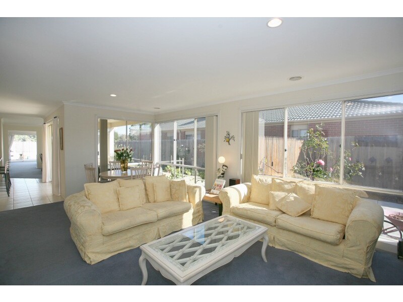 31 Tantallon Boulevard, Beaconsfield VIC 3807