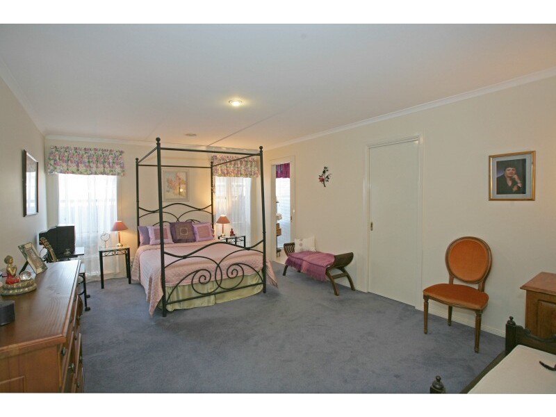 31 Tantallon Boulevard, Beaconsfield VIC 3807