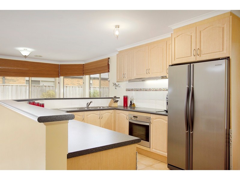 34 Rodlarni Crescent, Berwick VIC 3806