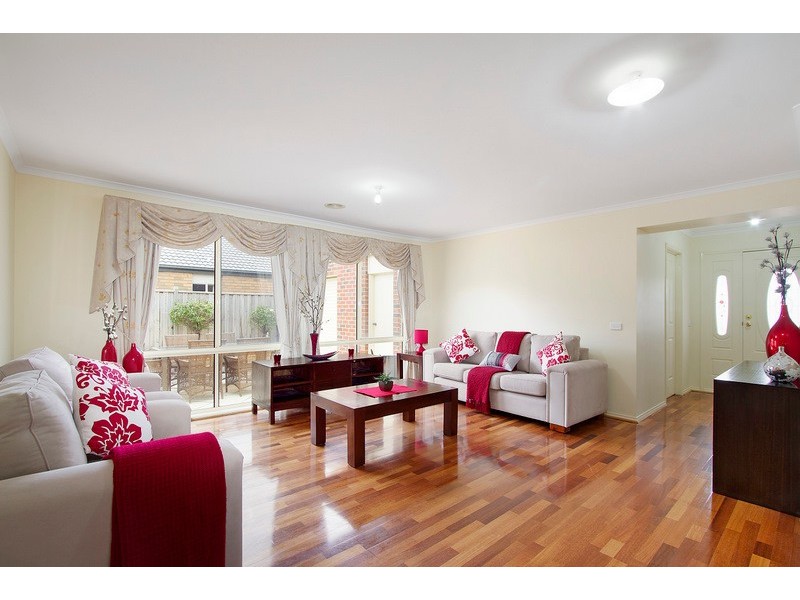 34 Rodlarni Crescent, Berwick VIC 3806