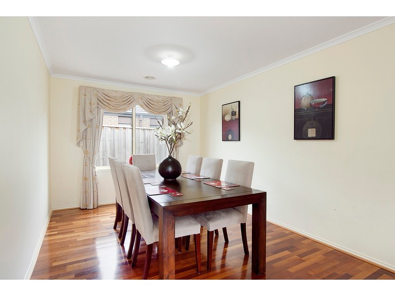 34 Rodlarni Crescent, Berwick VIC 3806