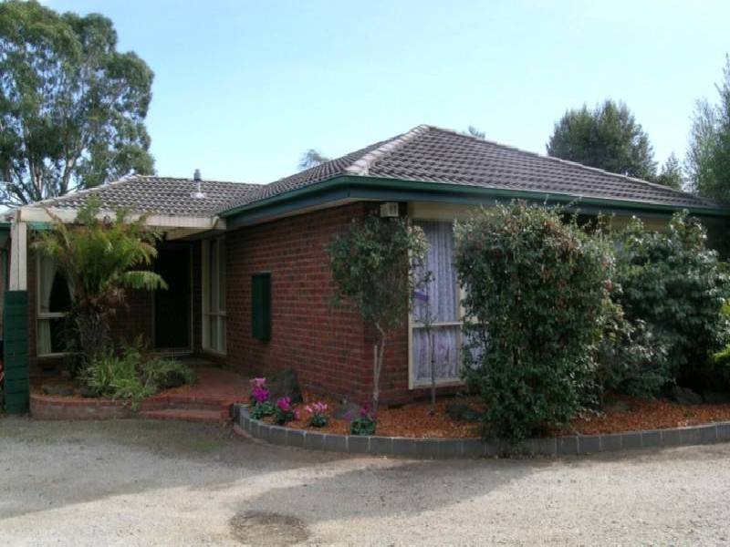 14 St Boswells Avenue, Berwick VIC 3806