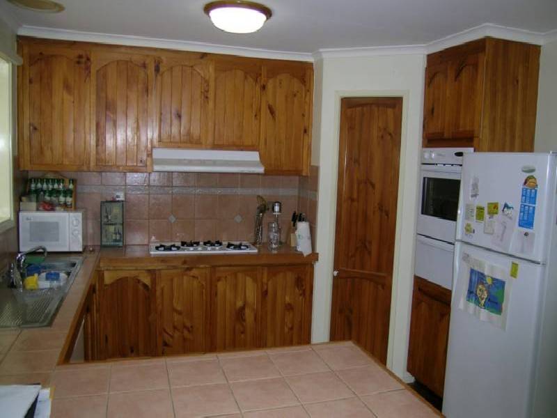 14 St Boswells Avenue, Berwick VIC 3806