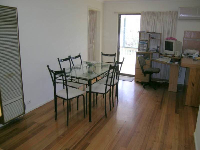 14 St Boswells Avenue, Berwick VIC 3806