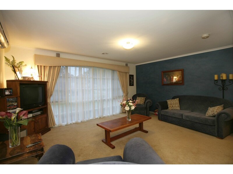 6 Tyntynder Close, Berwick VIC 3806