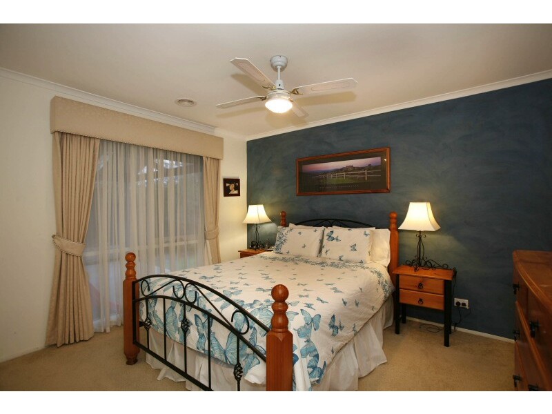 6 Tyntynder Close, Berwick VIC 3806