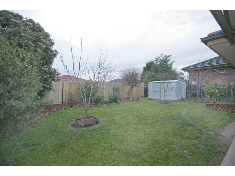 6 Tyntynder Close, Berwick VIC 3806