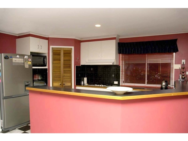 6 Ferncroft Court, Berwick VIC 3806