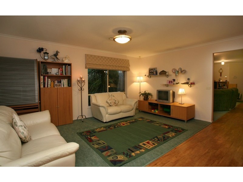 8 Cullen Close, Berwick VIC 3806