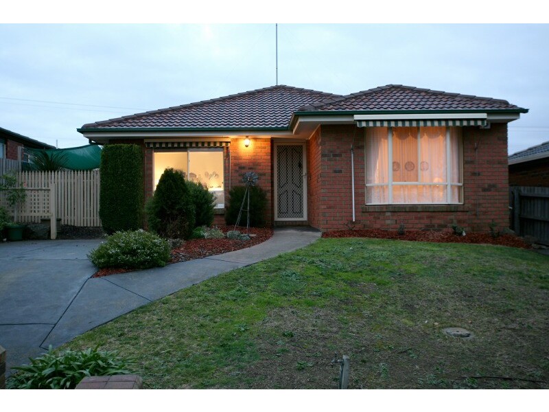 8 Cullen Close, Berwick VIC 3806