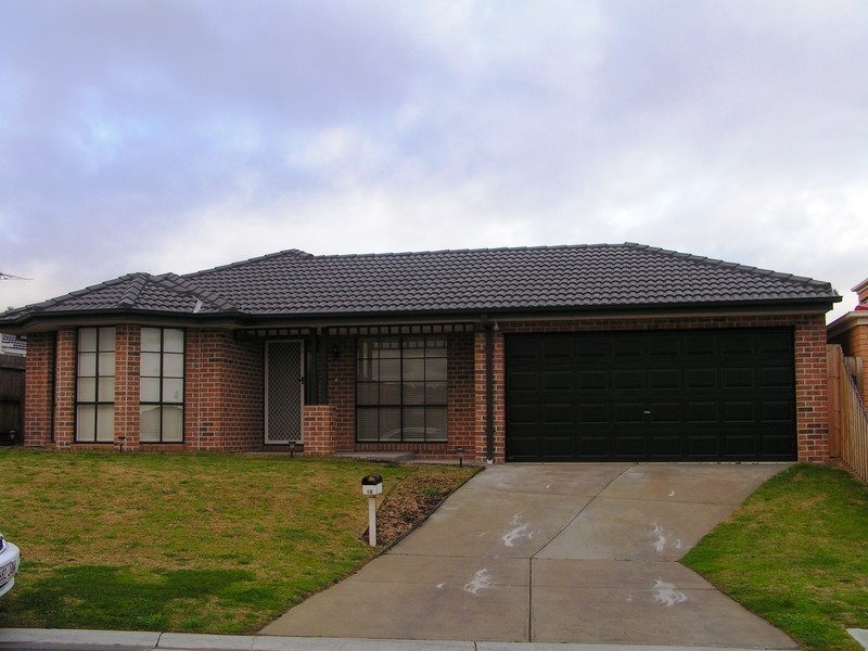 10 Mowbray Court, Berwick VIC 3806