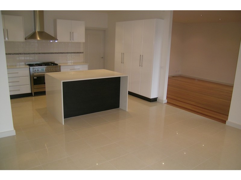 14 Tennyson Close, Berwick VIC 3806