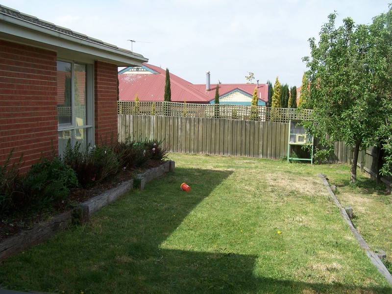 13 Millgrove Way, Berwick VIC 3806
