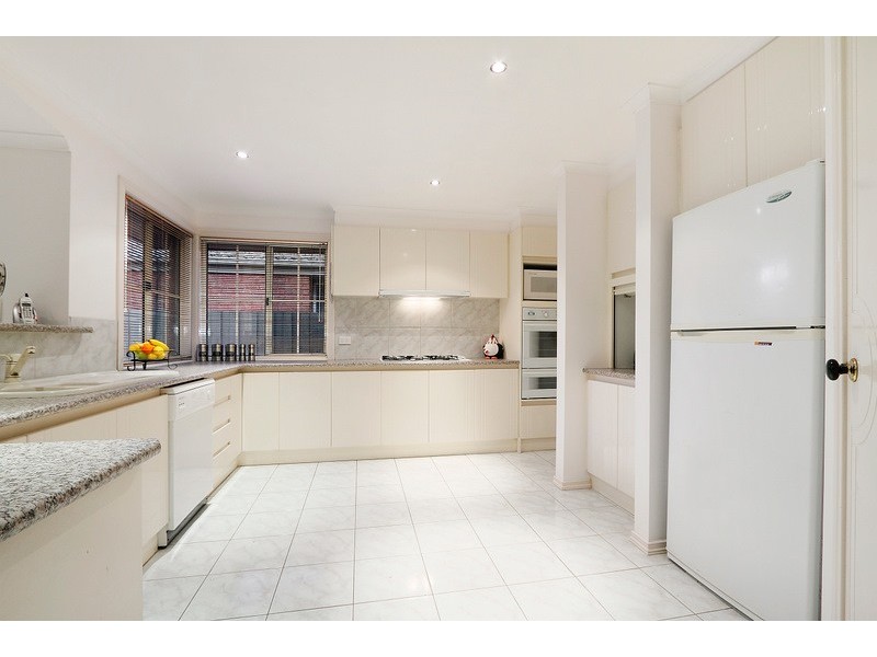 1/19  Glenn Erin Way, Berwick VIC 3806