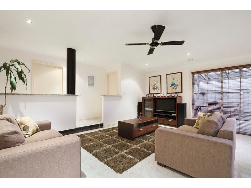 1/19  Glenn Erin Way, Berwick VIC 3806