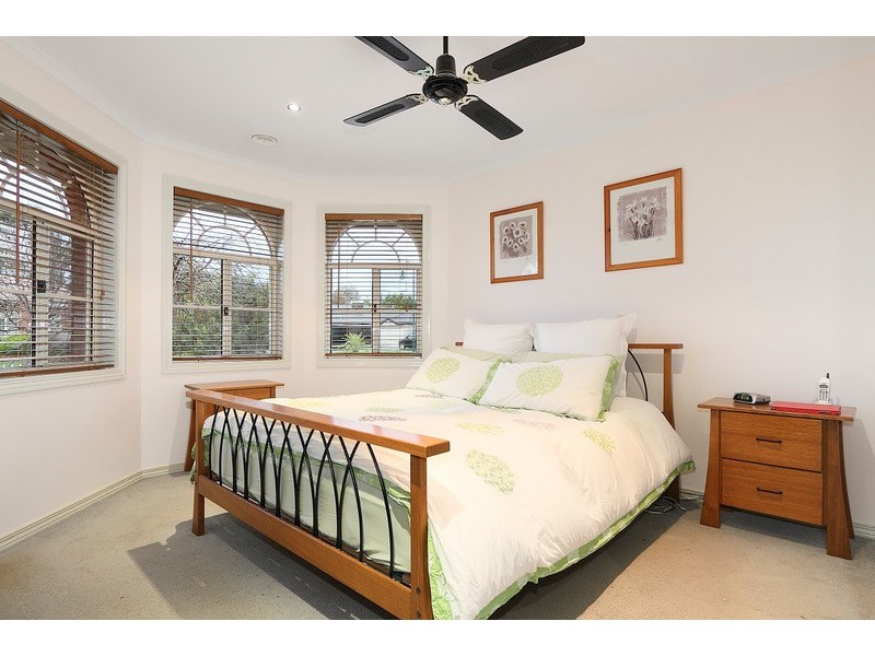 1/19  Glenn Erin Way, Berwick VIC 3806